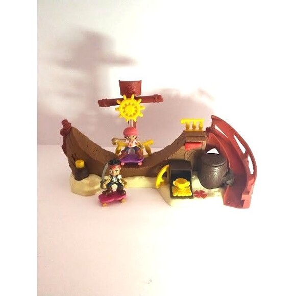 Fisher-Price Jake and The Never Land Pirates: Skate Park Playset - Picture 2 of 14